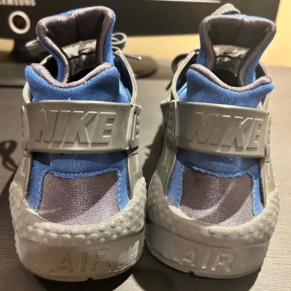 Nike Men’s Hurache Shoes - Size 10.5 (Black/Blue) - Picture 3 of 5
